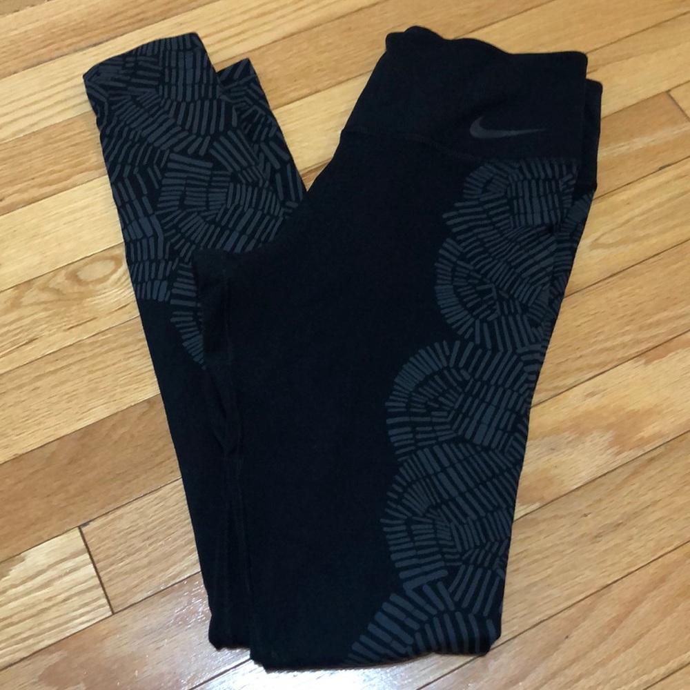 Nike Dri-Fit Leggings - Small